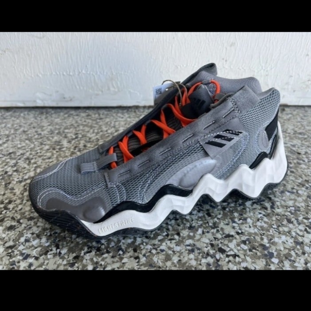 adidas Women's Super Candace Parker Exhibit B Mid Basketball Sneakers Size 7